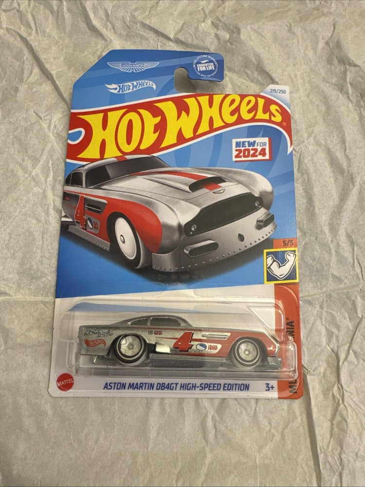 Hot Wheels Muscle Mania 5/5 Aston Martin DB4GT High-Speed Edition 219/250 Silver