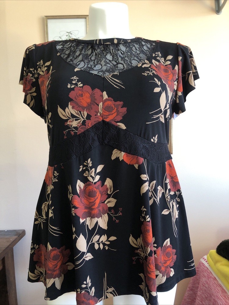 NWOT Torrid Dark Floral Babydoll Top Sz 0 Black Red Rose Lace Flutter Sleeve