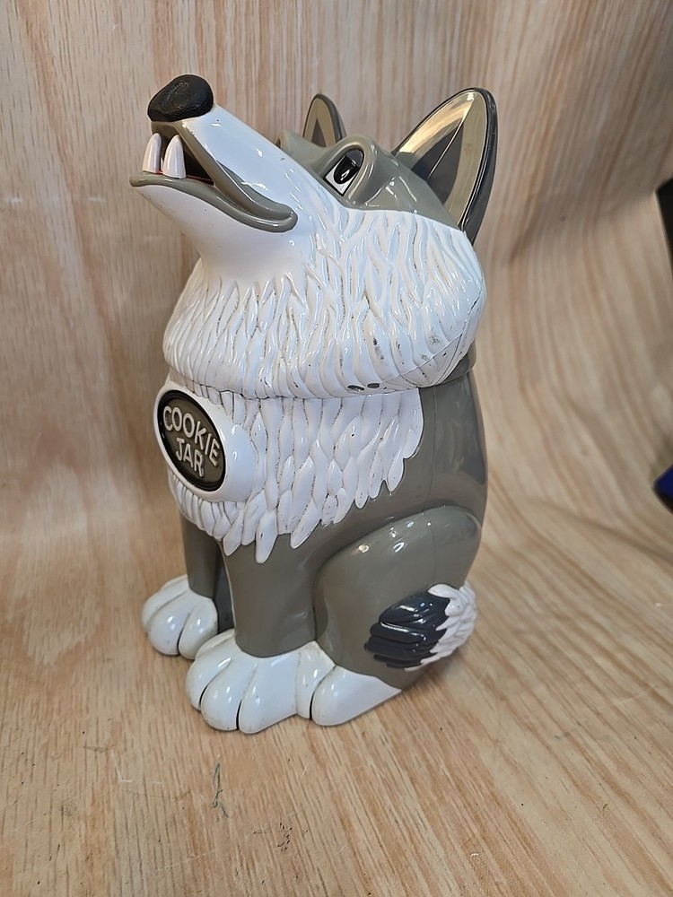 Vintage Fun-damental Plastic Howling Wolf Cookie Jar See Pictures Details /Wear