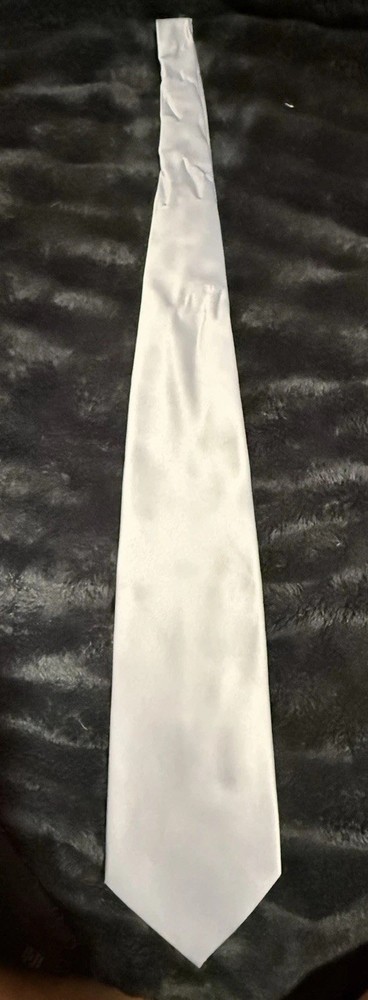 Geoffrey Beene Men's Silver Satin Necktie Solid Pattern Pointed Style Tie