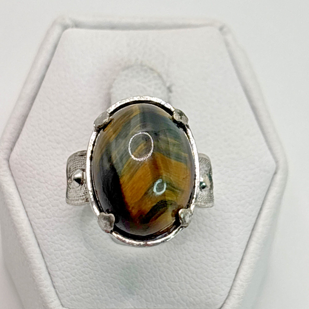 Stunning .925 Vintage Sterling Silver Estate Ring Size 6 with Brown stone