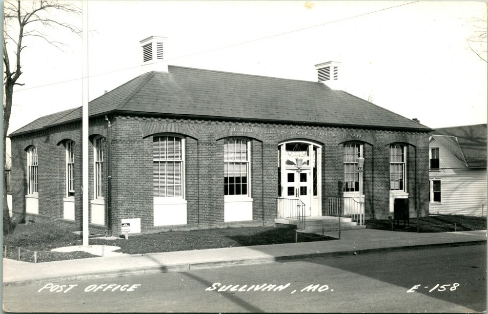 Vtg Postcard RPPC 1940s Sullivan Missouri MO - Post Office Building UNP