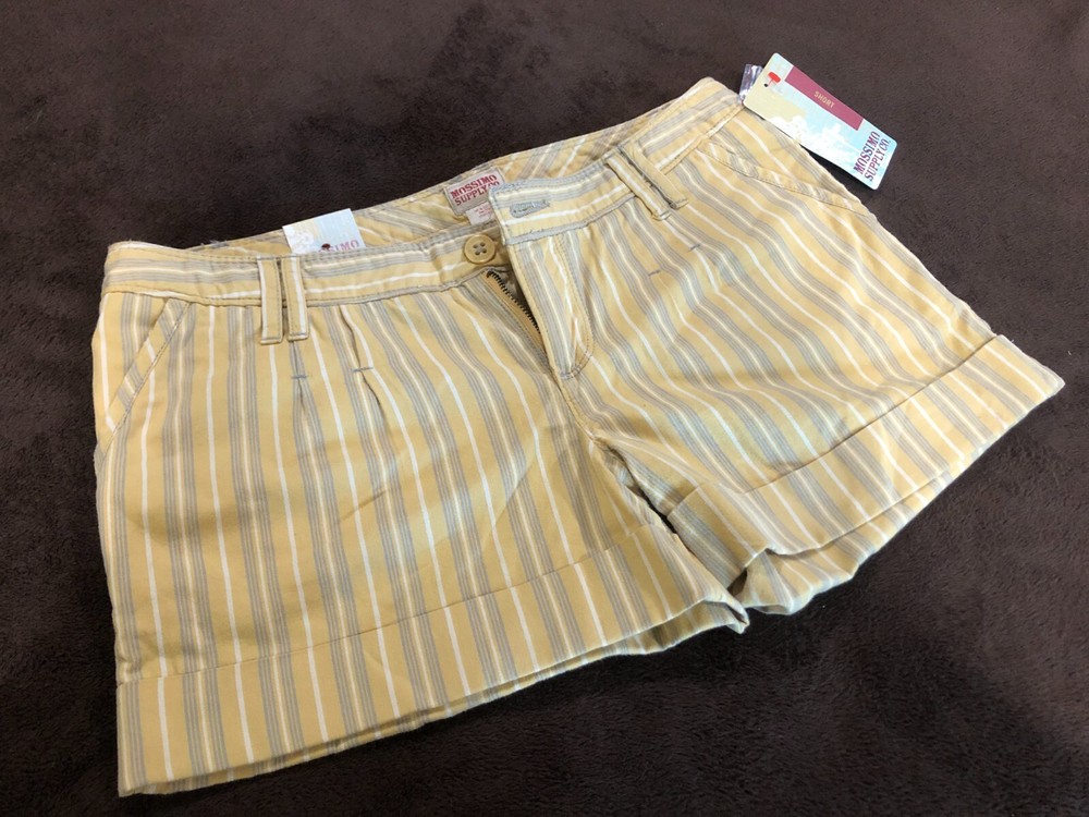 Womens Mossimo Supply Co. Low-Rise Shorts - Size 5 (Small)