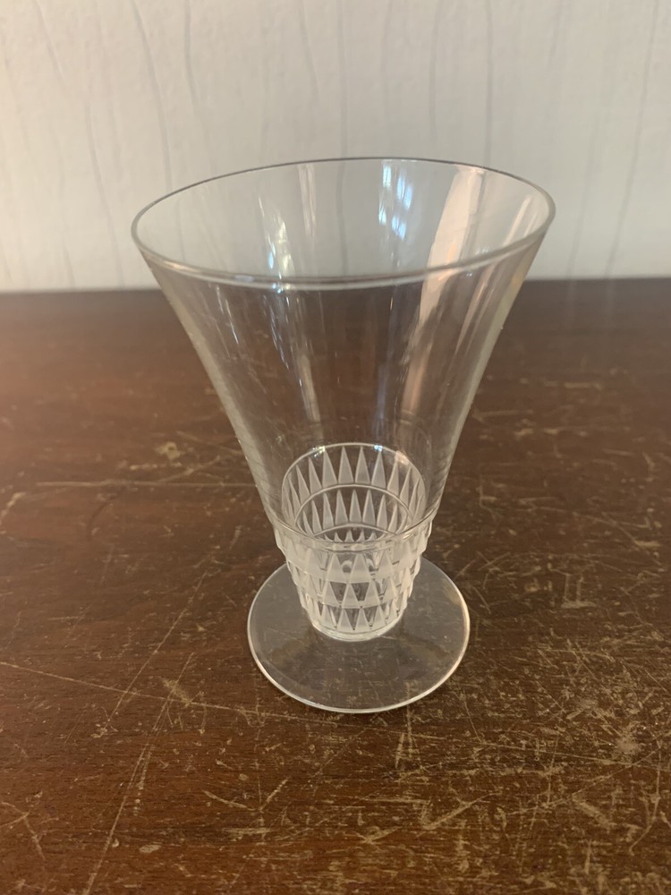 White Wine Glasses Bourgueil Model Lalique Crystal