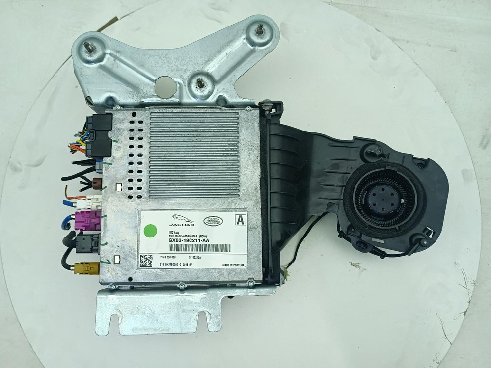 JAGUAR XE STEREO RADIO HEAD UNIT REAR GX6319C211AA X760 2015 - 2024