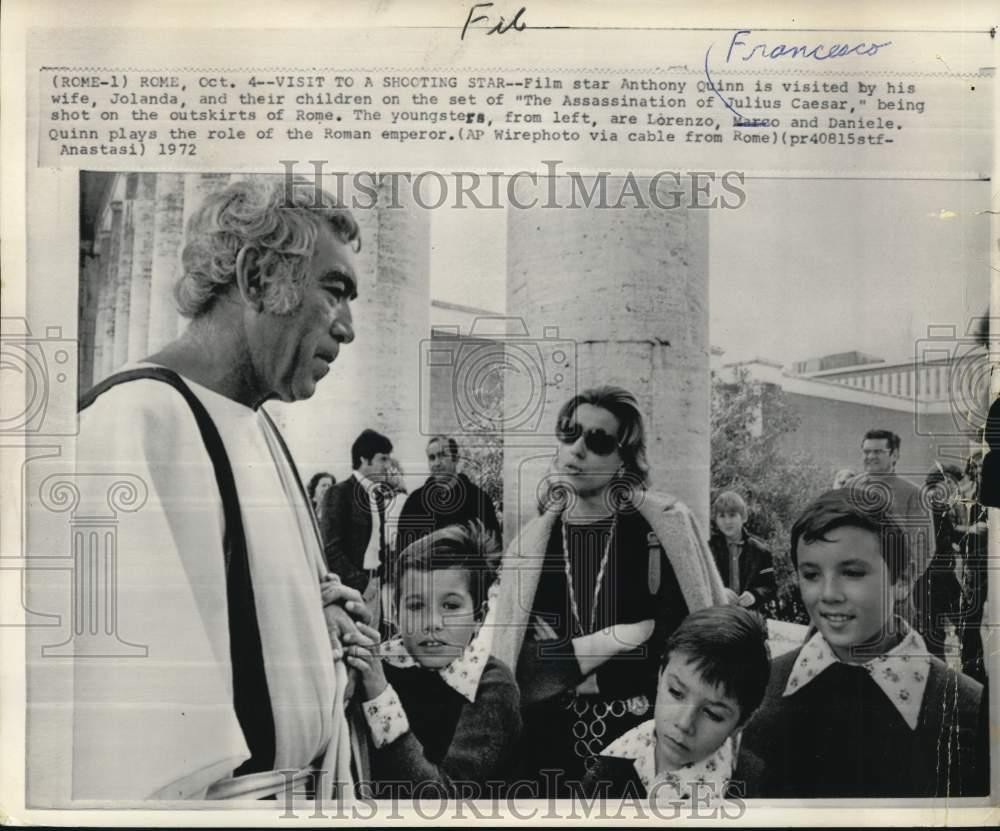 1972 Press Photo Actor Anthony Quinn & Wife Jolanda & Children in Rome