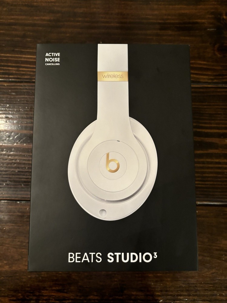 Beats by Dr. Dre Studio 3 Wireless Headphones - White (MX3Y2LL/A)