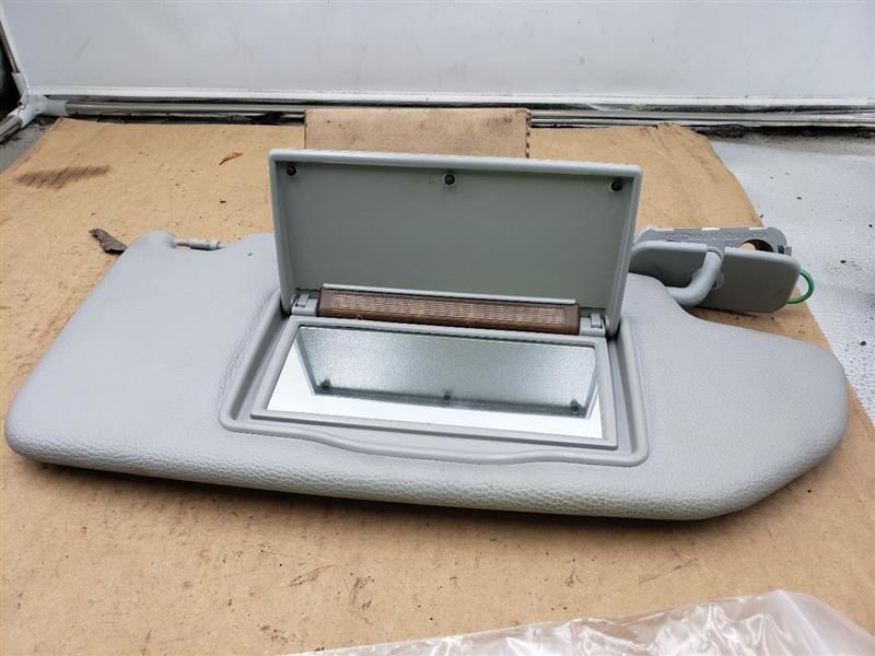 Illuminated Passenger Sun Visor for 2001-2002 Volvo 60 Series 347980