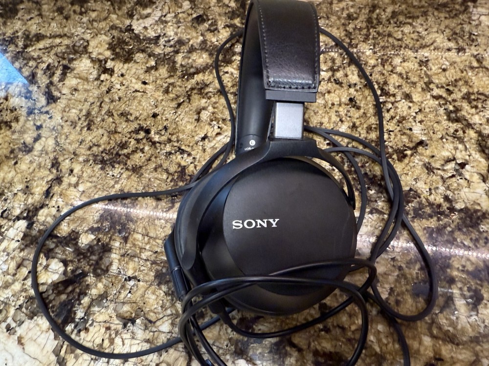Sony MDR-Z7M2 Hi Res Stereo Headphones Black