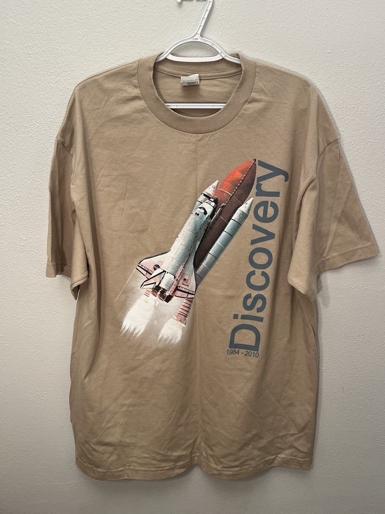Kennedy Space Center Discovery Shuttle 2010 Graphic T-Shirt Unisex Size XL
