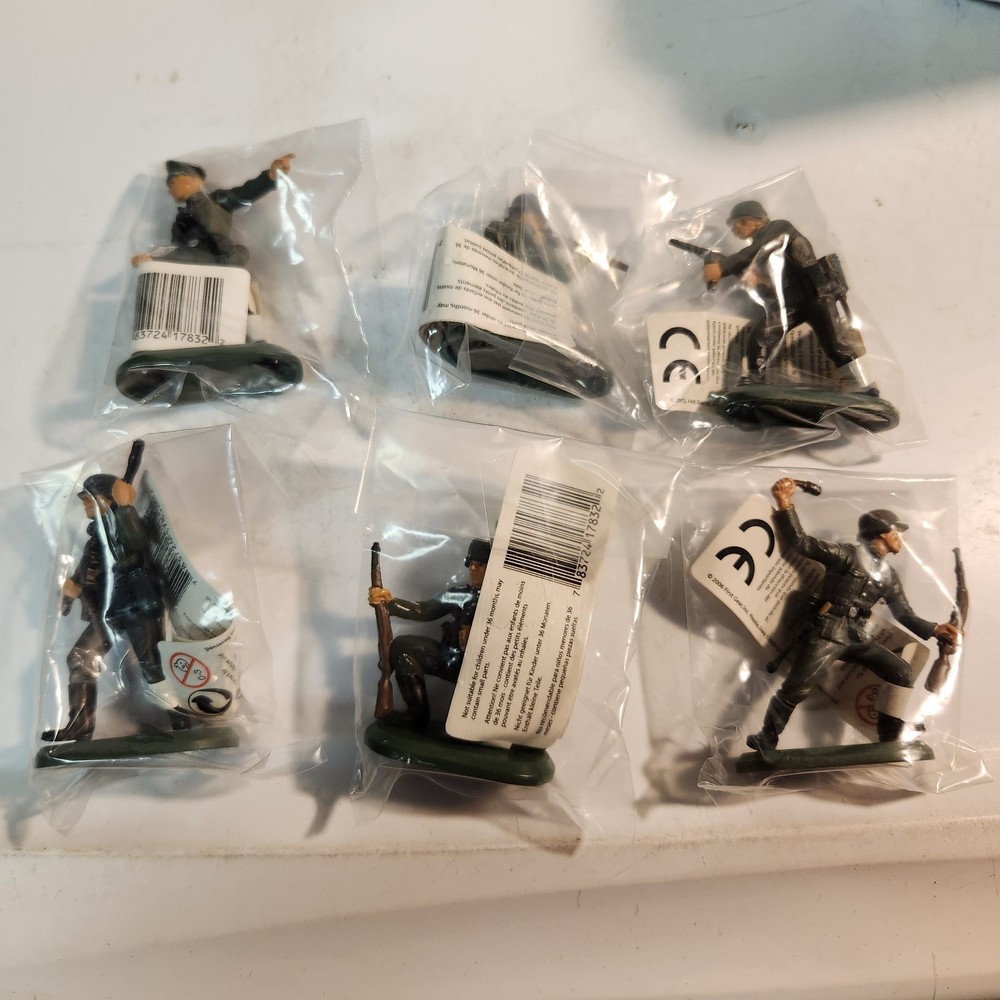 Britains Deetail WW 2 German Military Infantry Soldiers 6 Figures