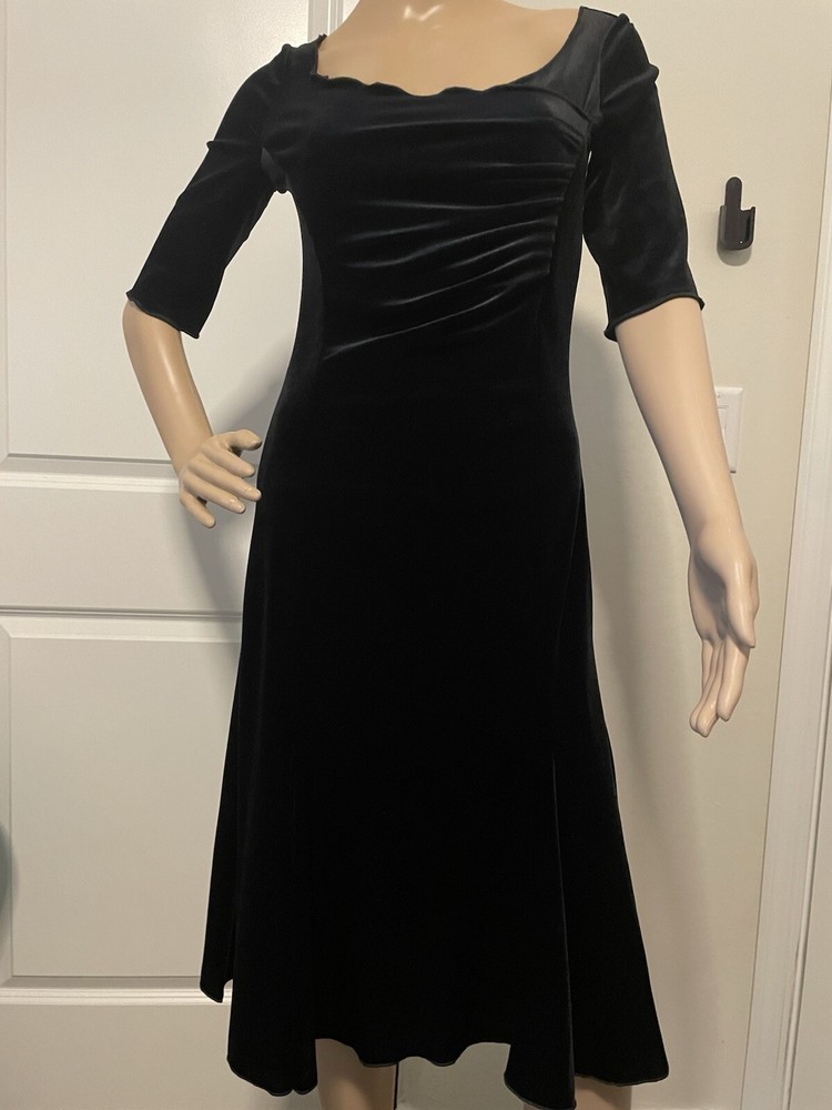 Giorgio Armani Collezioni Italy Womens Black Velvet Elegant Dress size 4