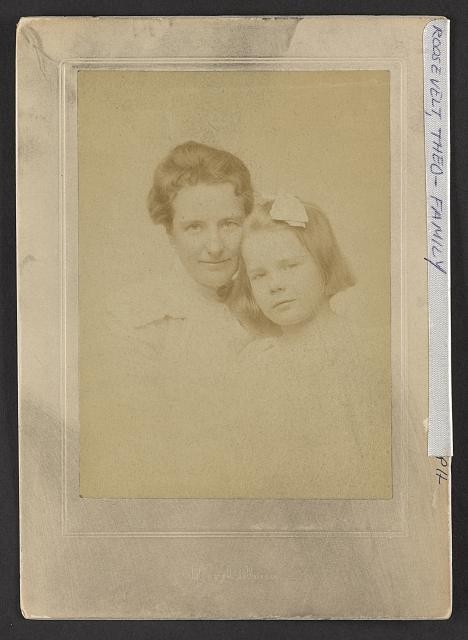 Photo:Edith Kermit Carow Roosevelt and Daughter c1901 Portrait
