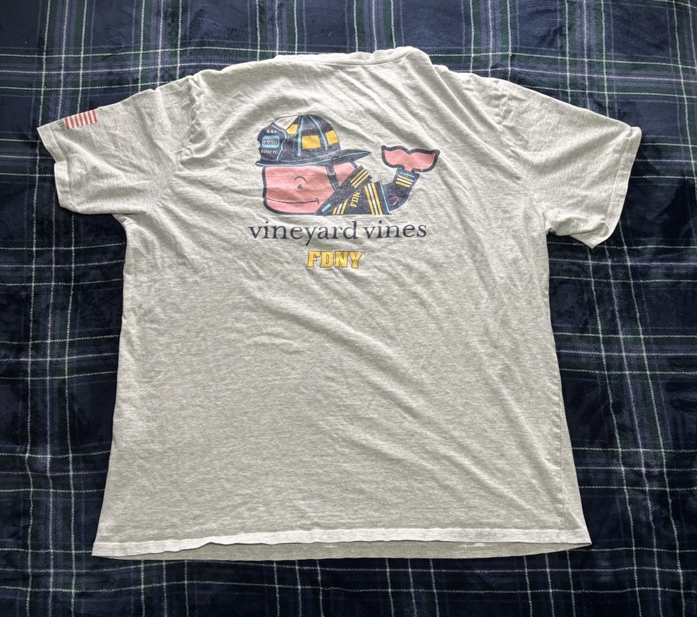 Vineyard Vines grey FDNY t-shirt. Size XL.
