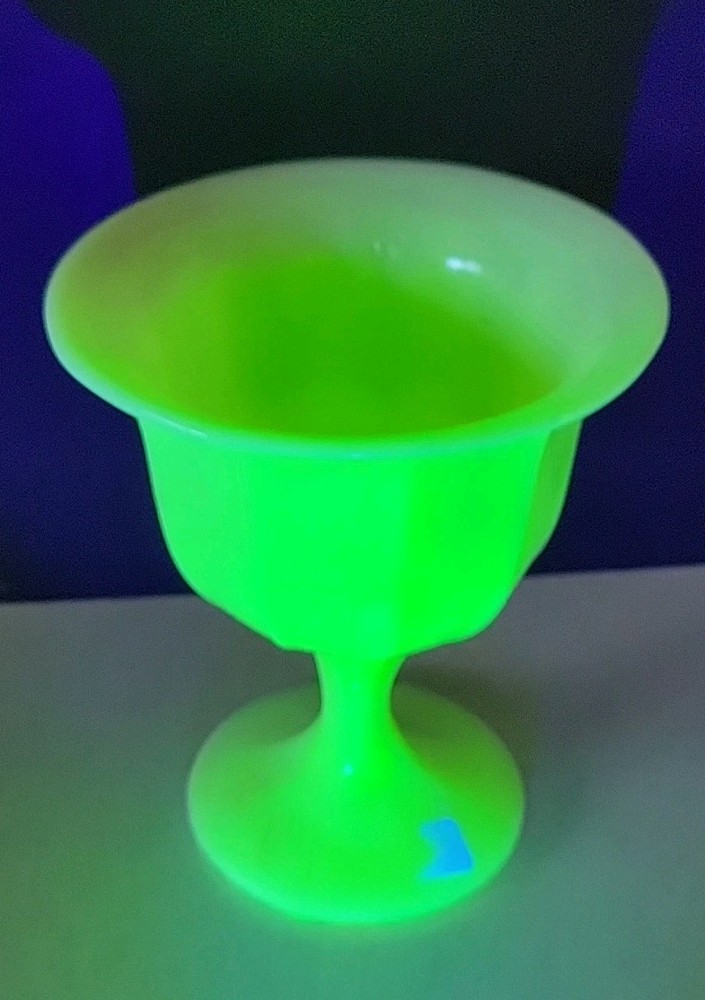 Vintage Fenton Custard Glass Strawberries Compote. No Damage UV Sensitive
