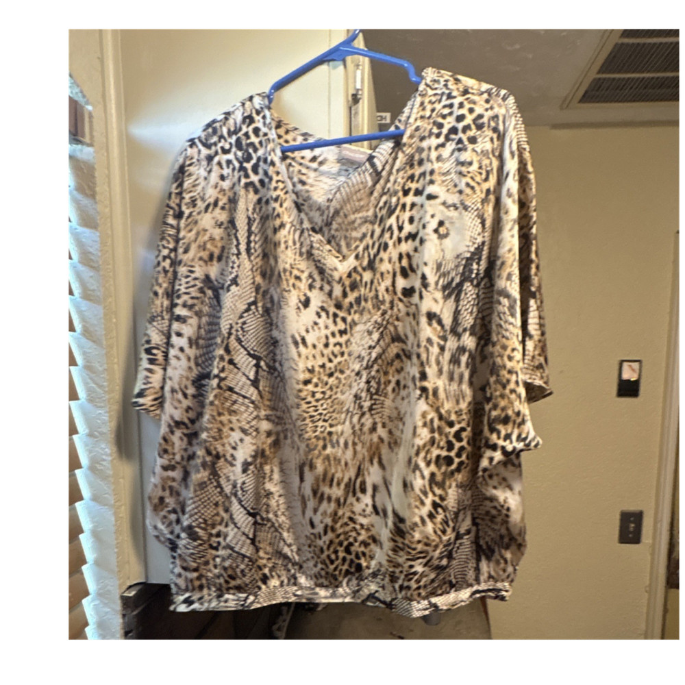 Chico's 2 Animal Print V-Neck 3/4 Sleeve Tunic Blouse Polyester Spandex