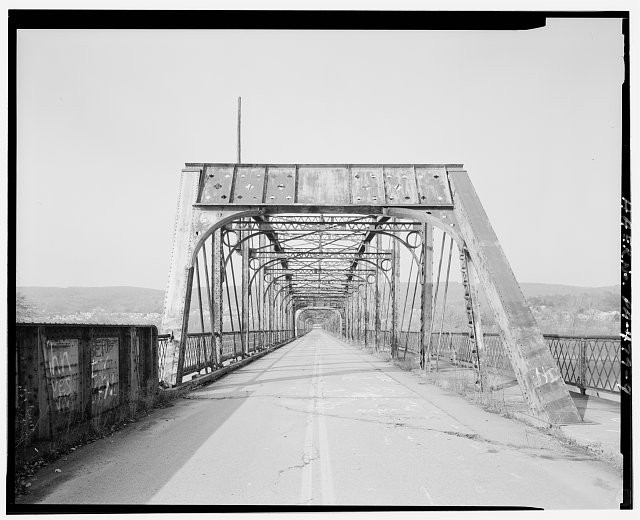 9. South portal at truss span 6, from south - Breslau Bridge, Spanning North