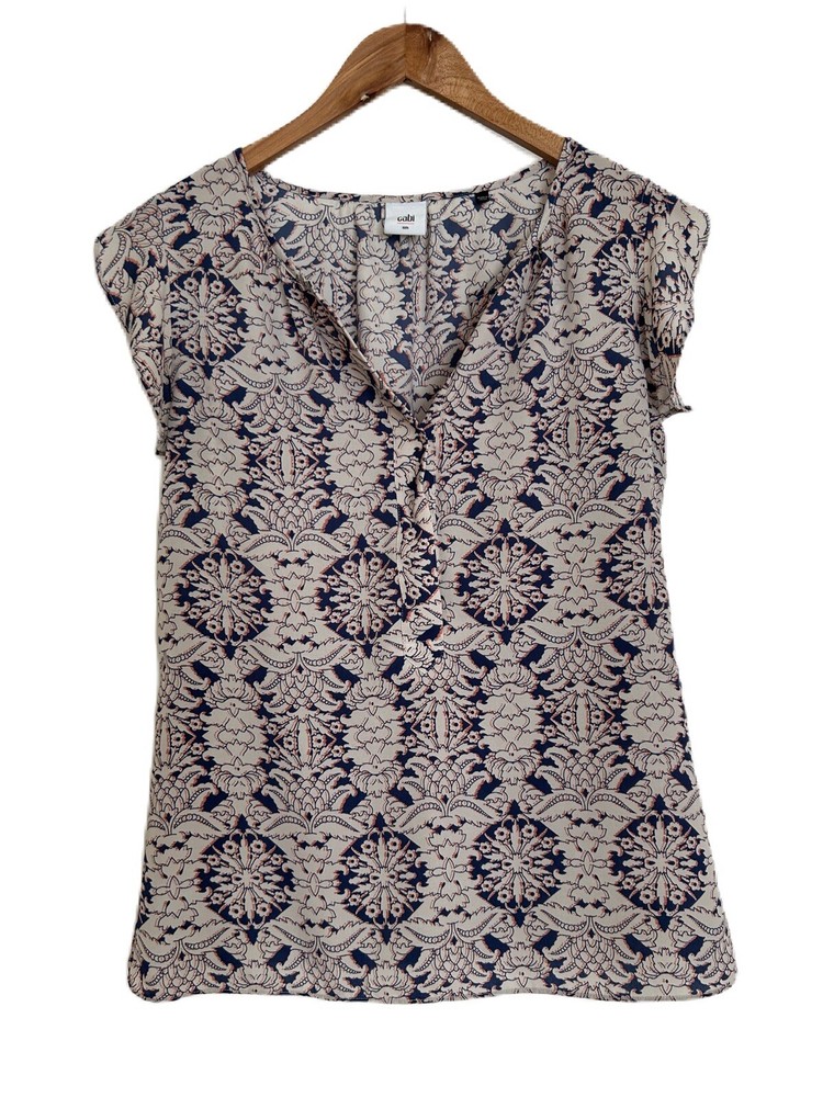 CAbi Women's Cream Blue Damask Flutter Short Sleeve Blouse Small #3074