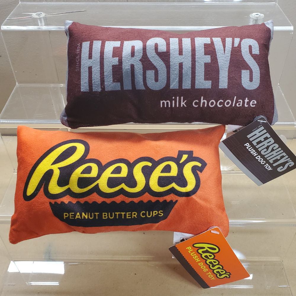 Squeaky dog chew toys Hershey’s Milk Chocolate Bar Reese's Peanut Butter Cups 🐶