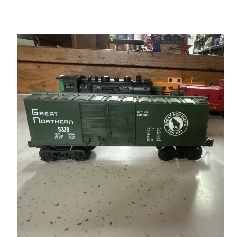 O Gauge Lionel Great Northern Railway 9339 Box Car Green Black Plastic Analog