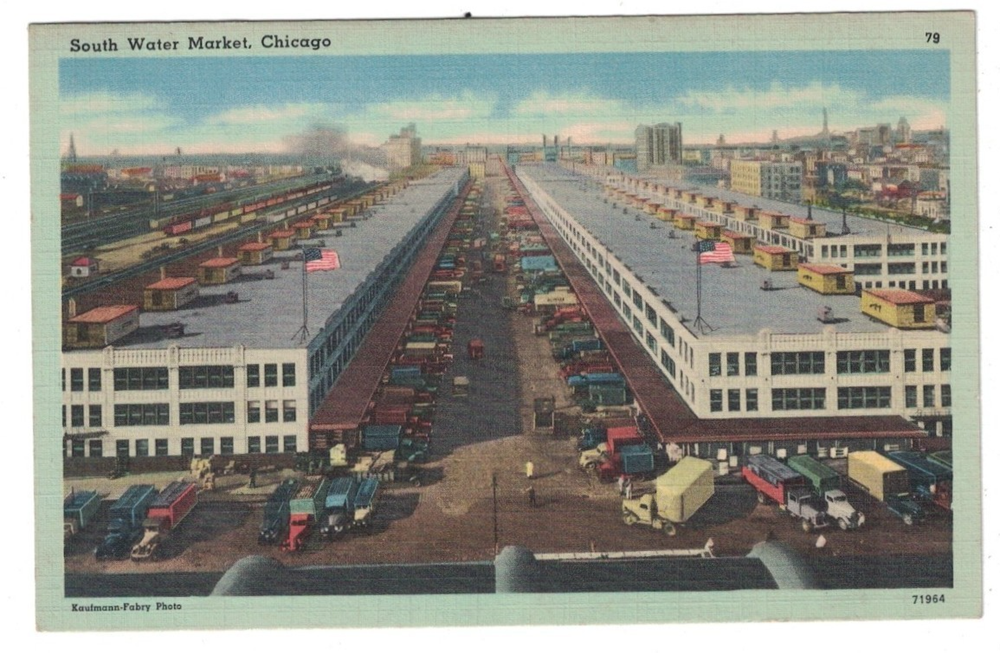 ANTIQUE 1940 SOUTH WATER MARKET CHICAGO ILLINOIS LOTS OF CARS & TRUCKS POSTCARD