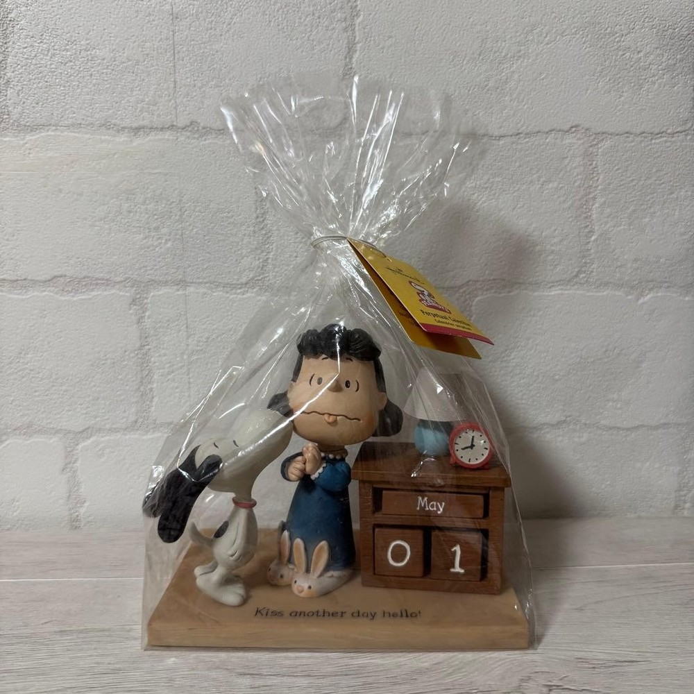 Hallmark Jim Shore Peanuts Snoopy Lucy Perpetual Calendar Figure 11cm