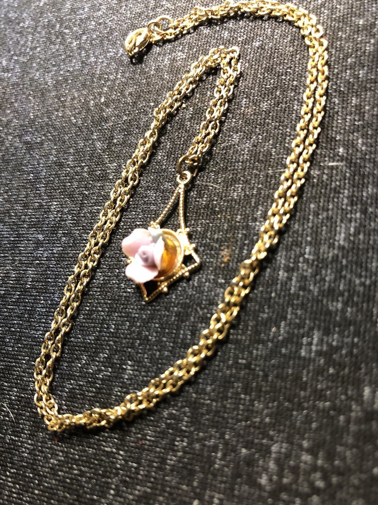 Vintage Gold Tone Necklace With Pink Ceramic Flower Pendant