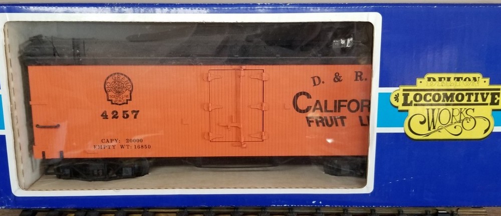 CALIFORNIA FRUIT EXPRESS Delton Locomotive Works Refer Car #4257, BLUE B0X
