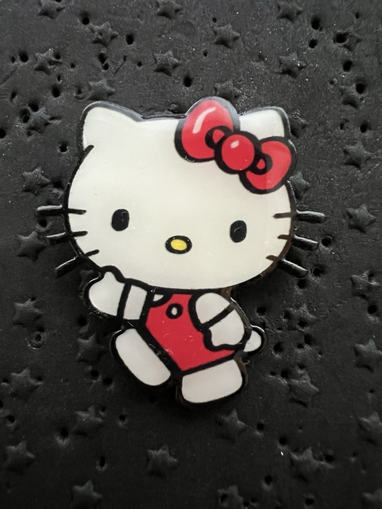Hello Kitty & Friends Mystery Box Pin - Hello Kitty
