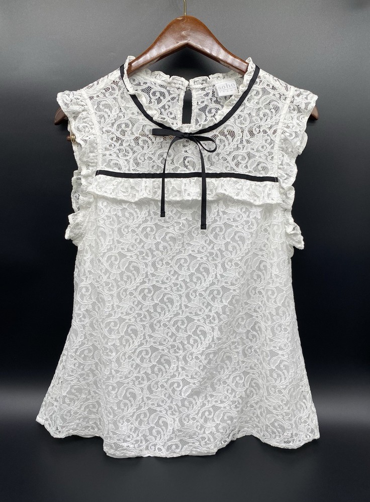 Soho New York And Co Size Medium Lined Lace Top With Black Accents