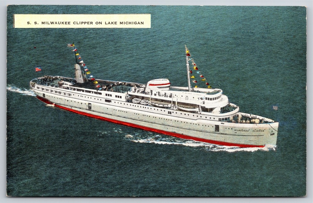 Milwaukee WI~Aerial SS Milwaukee Clipper On Lake Michigan~Vintage Linen Postcard