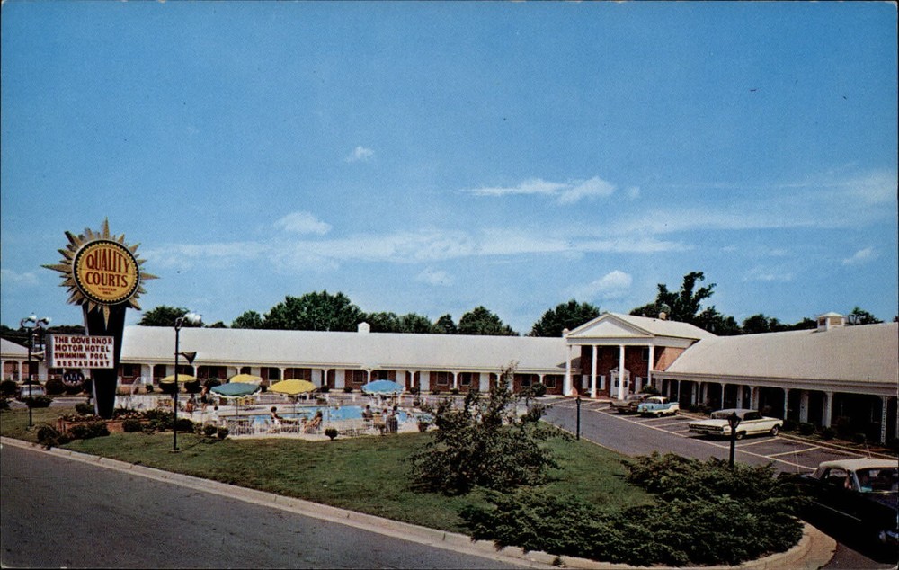 Governor Motor Hotel Falls Church Virginia swimming pool ~ 1950-60s postcard