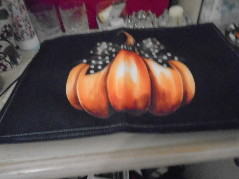 4 Fall Placemats, Pumpkins black background, never used 17