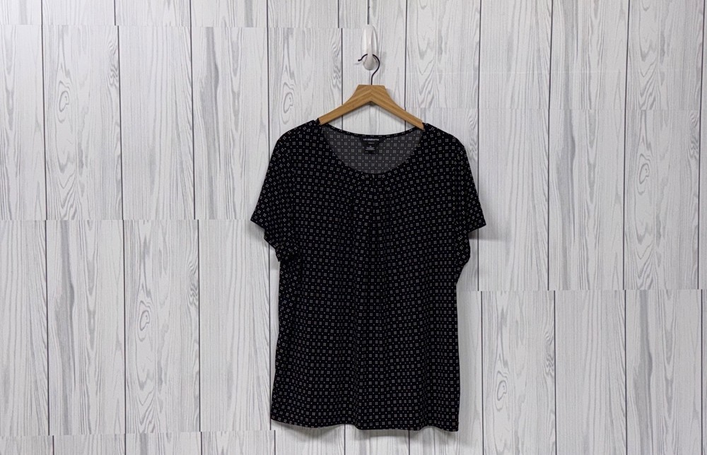 Liz Claiborne top womens size 1x short sleeve black patterned blouse stretch