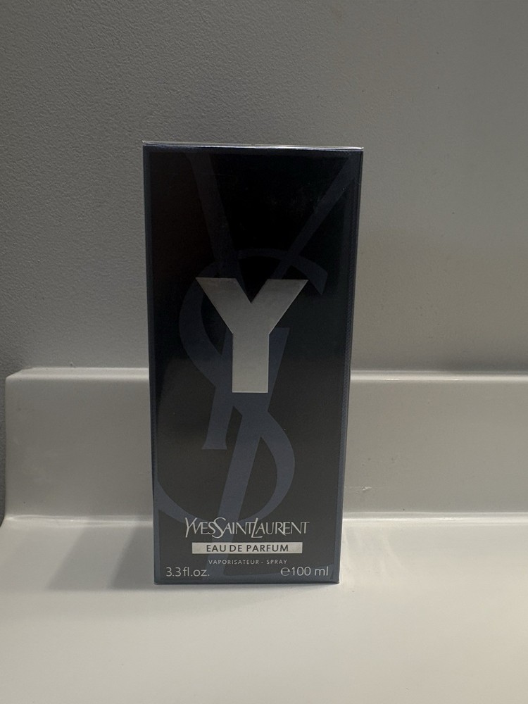 Yves Saint Laurent Y Eau de Parfum Spray 3.3 fl oz 100 ml