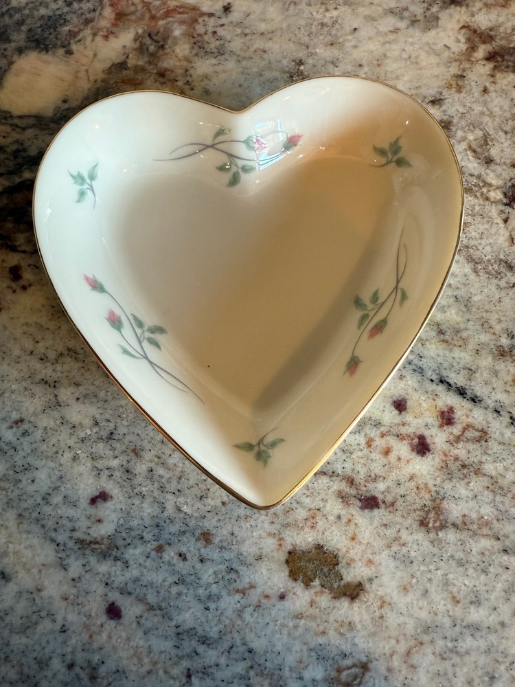 ADORABLE Lenox Rose Manor Heart Shaped Trinket Dish