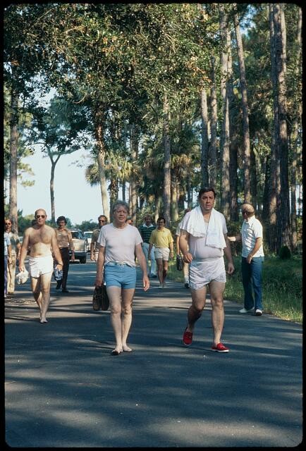 Photo:Jimmy Carter and family, beach at St. Simons, Ga.