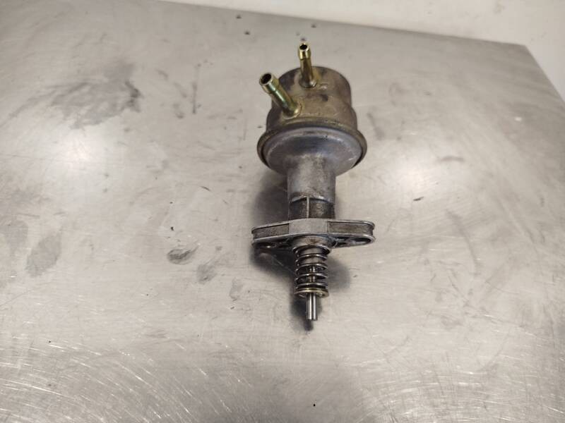fuel pump Opel Kadett E 1.6 S C19 D19 1986 110888