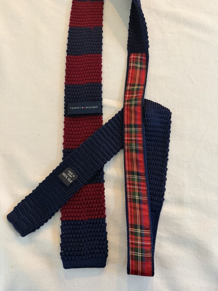 Tommy Hilfiger Mens Neck Tie Knit Striped NavyBlue / Red 100% Silk