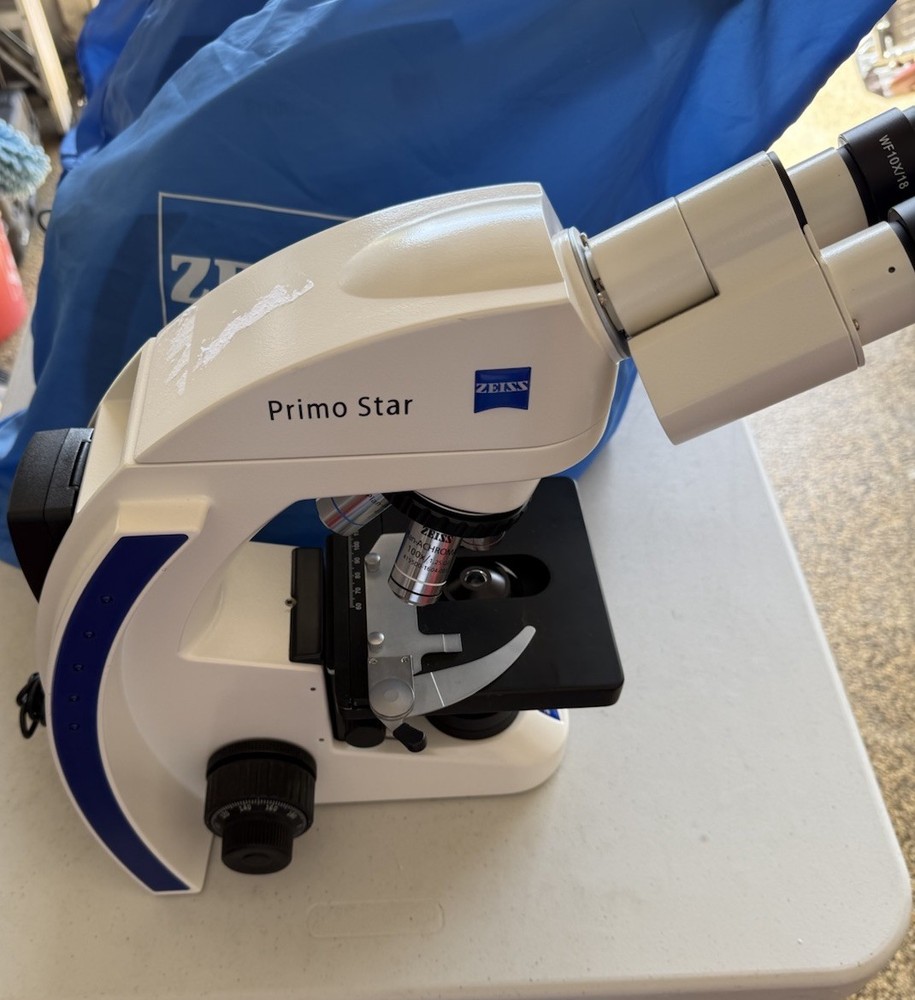 Carl Zeiss Primo Star Microscope w/ 4x 10x 40x 100x Objectives