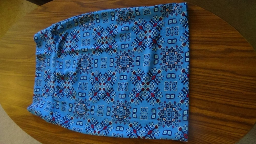 NWT LuLaRoe Cassie Womens Pencil Skirt Size Small Black Floral Print