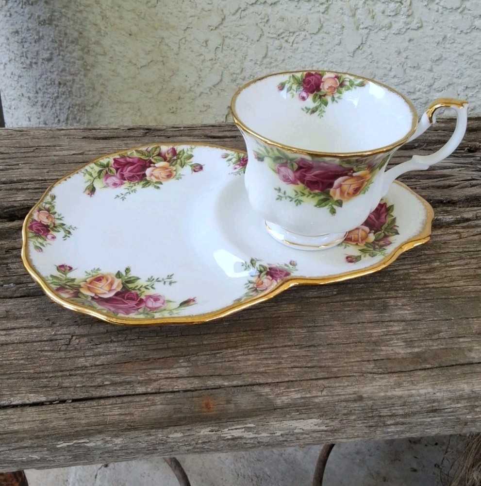Royal Albert Dessert Snack Tray & Teacup Set, Old Country Roses Montrose Elegant