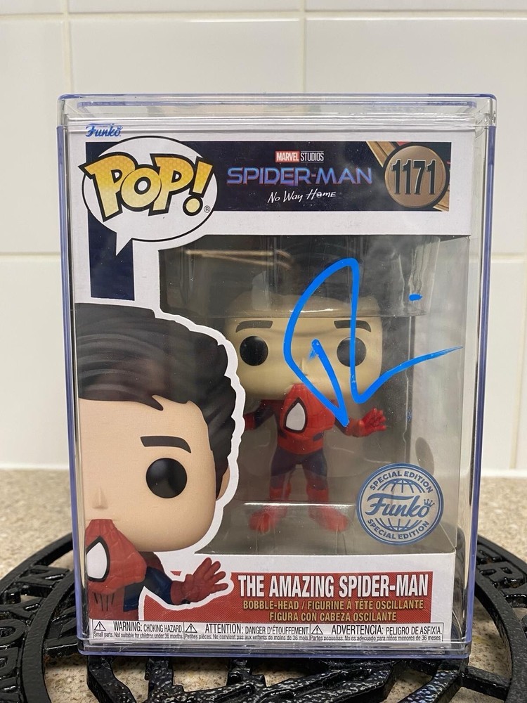 FUNKO POP SpiderMan: NWH Amazing SpiderMan Unmasked Signed by Tobey Maguire COA