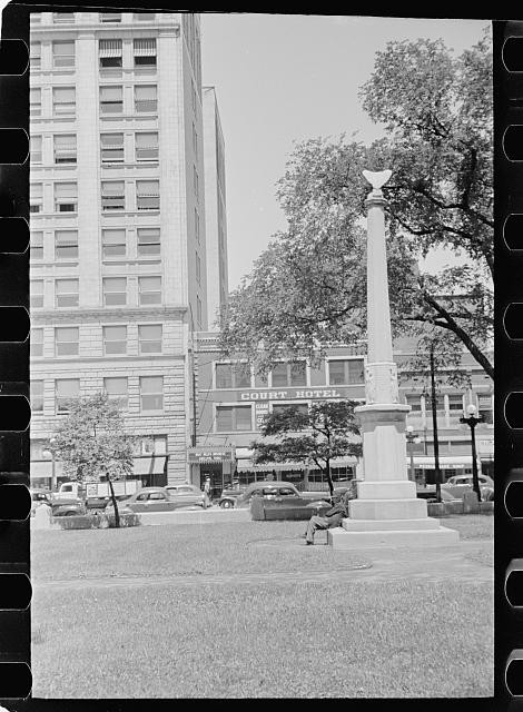 Photo:Peoria Illinois IL 1938 Court Hotel Monument Square Arthur Rothstein