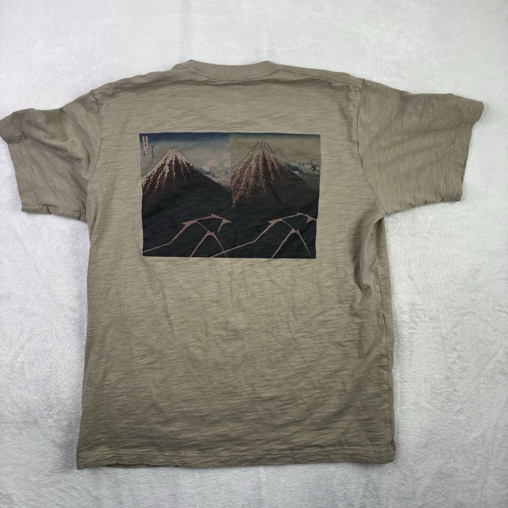 Uniqlo MFABOSTON Mountain Beige Graphic Shirt Men's Large Volcano