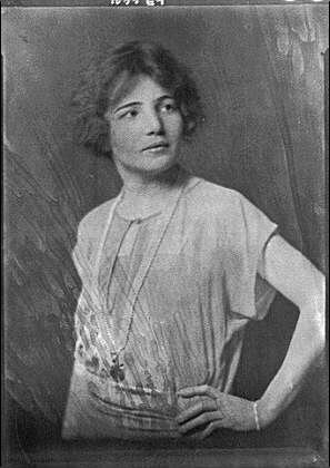Photo:Victors,Miss,portrait photographs,women,b,Arnold Genthe,1920