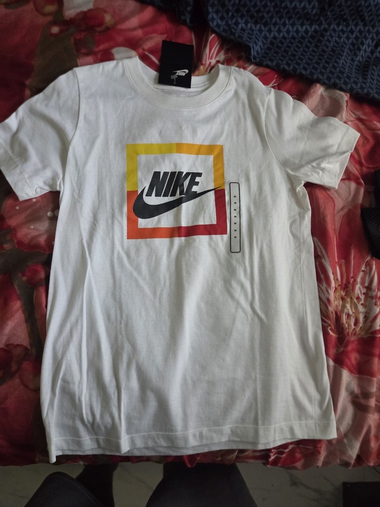 Nike Men’s White Logo Graphic Print Crew Neck Short Sleeve T-Shirt Size M