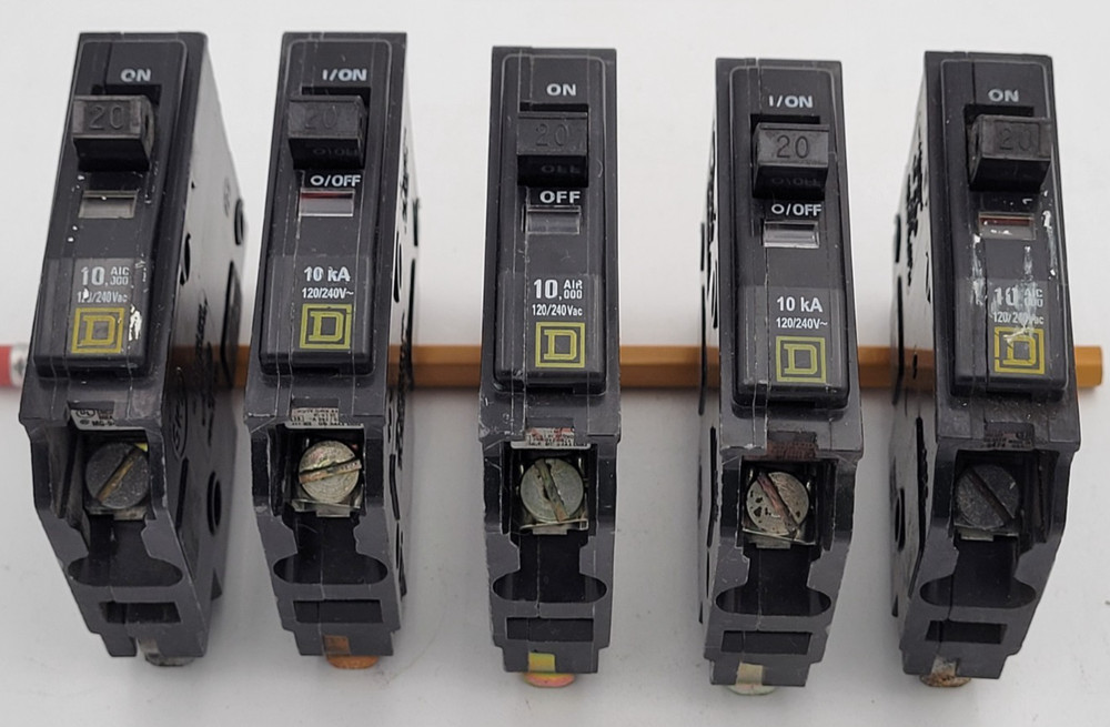 Square D QO120 20 Amp 1-Pole Plug-On 120 V AC Circuit Breaker (Lot of 5) USED