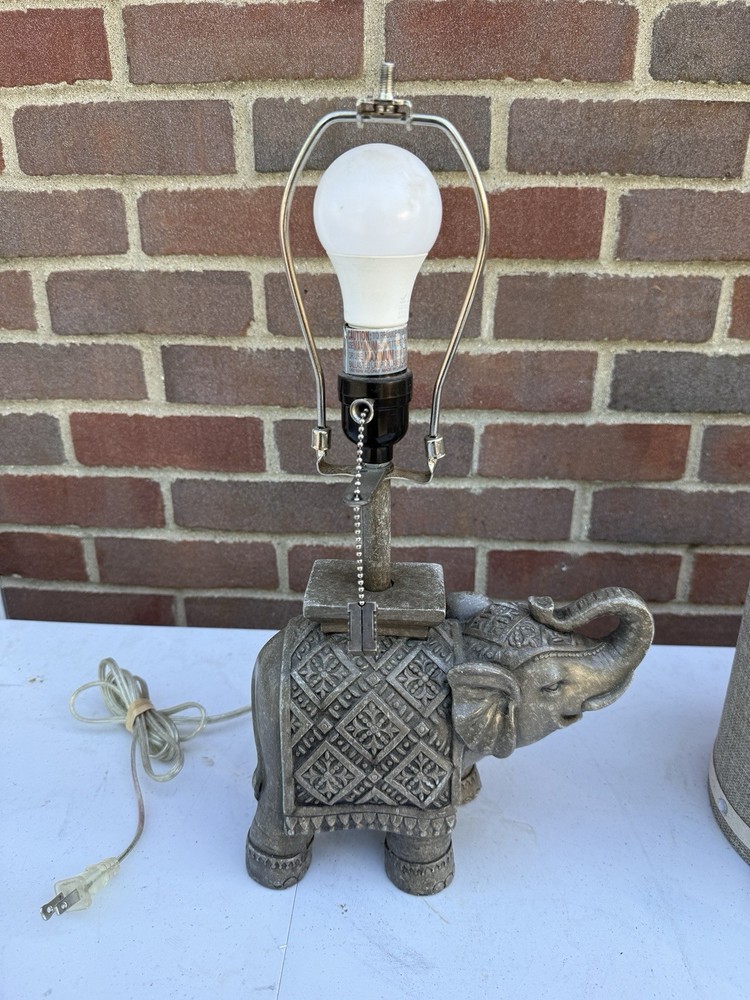 VTG Boho Resin Elephant Table Lamp Ornate Saddle Good Luck Trunk Up With Shade