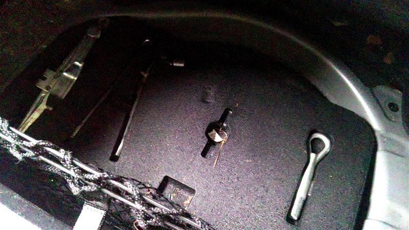 G35       2008 Jack 104523067 NO FOAM TRAY NO SPARE TIRE